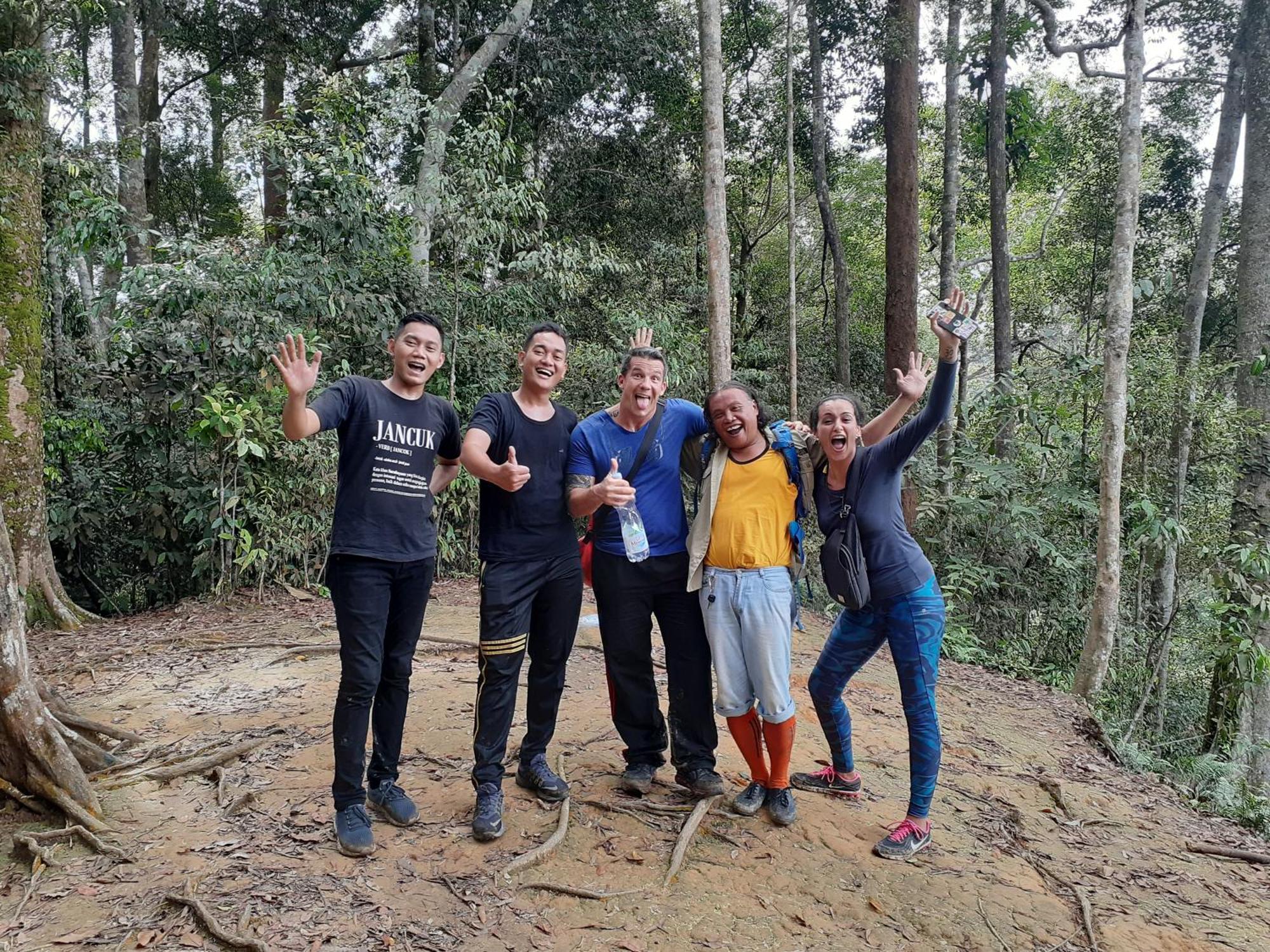 Jhony'S Backpacker-Guest House Only Stay Here Book Treking With Us Bukit Lawang Eksteriør bilde