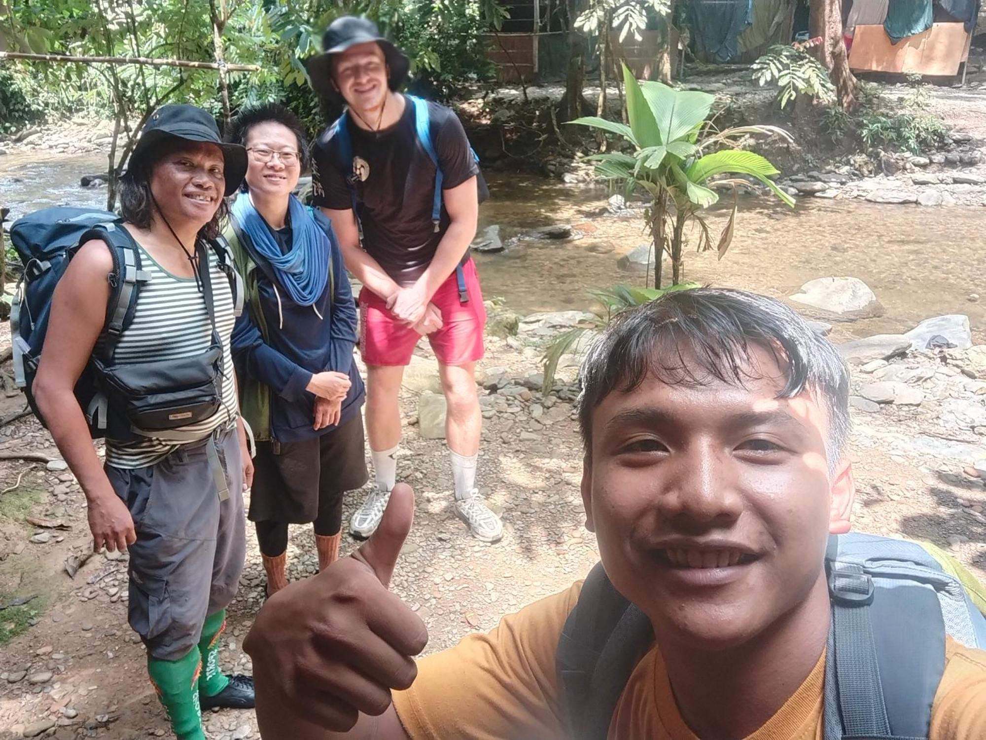 Jhony'S Backpacker-Guest House Only Stay Here Book Treking With Us Bukit Lawang Eksteriør bilde