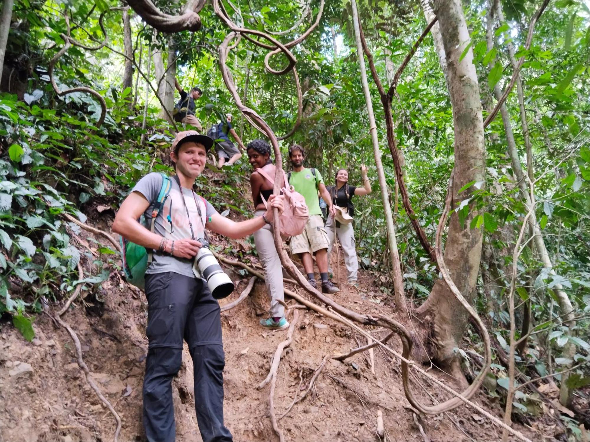 Jhony'S Backpacker-Guest House Only Stay Here Book Treking With Us Bukit Lawang Eksteriør bilde