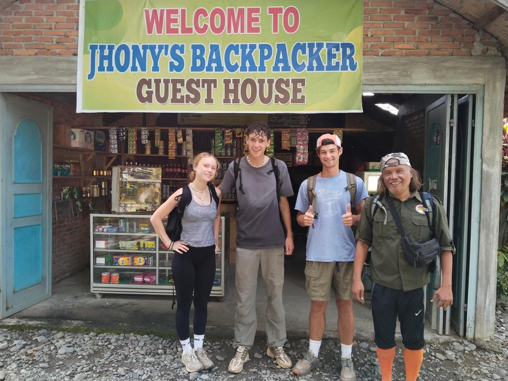 Jhony'S Backpacker-Guest House Only Stay Here Book Treking With Us Bukit Lawang Eksteriør bilde
