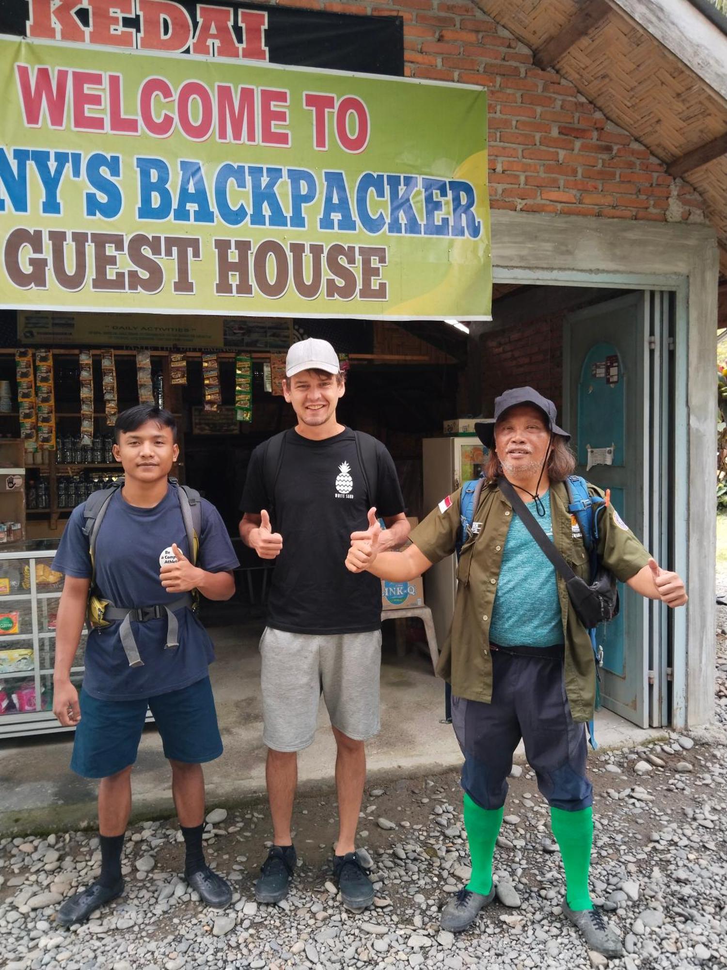 Jhony'S Backpacker-Guest House Only Stay Here Book Treking With Us Bukit Lawang Eksteriør bilde
