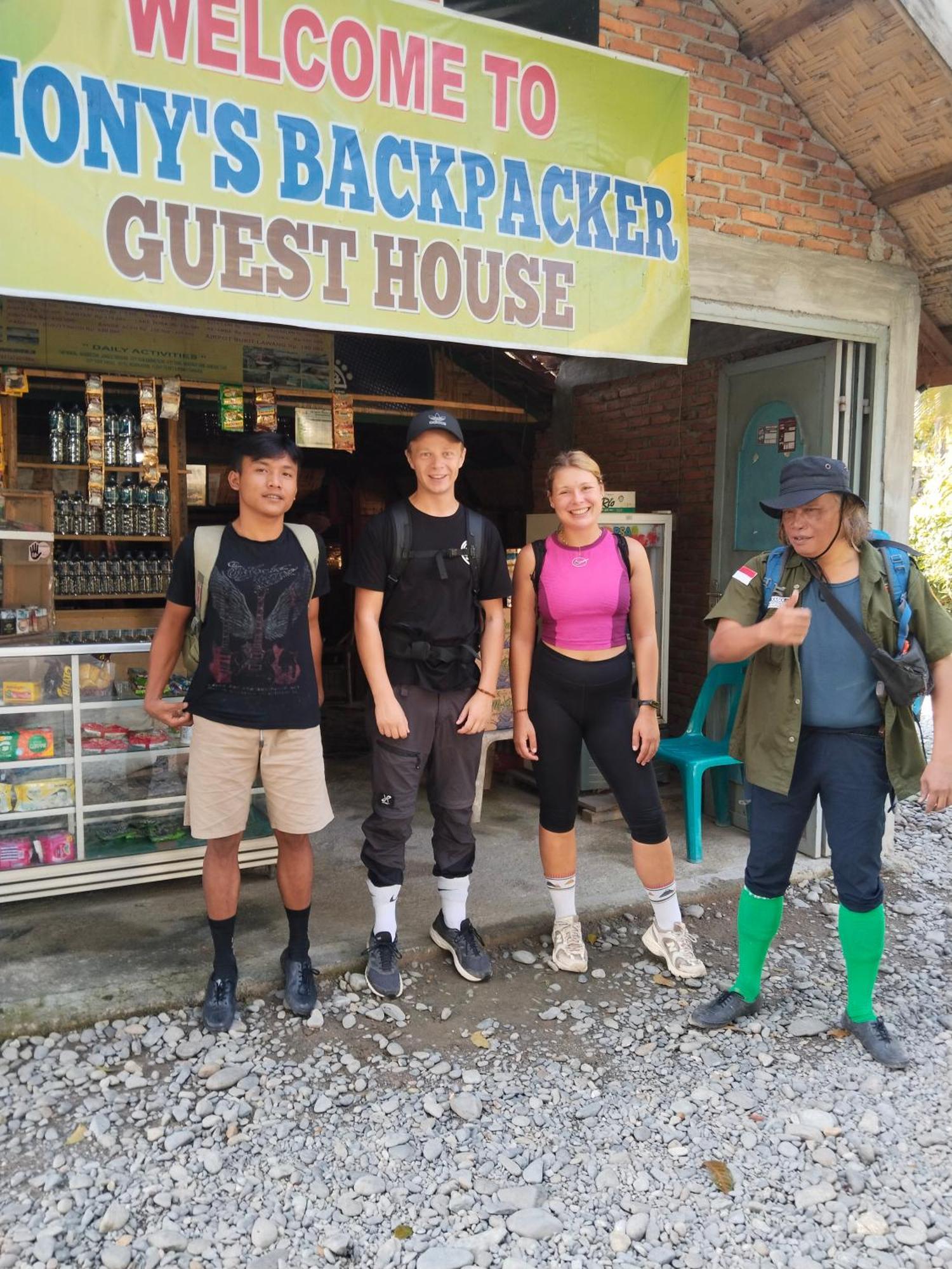 Jhony'S Backpacker-Guest House Only Stay Here Book Treking With Us Bukit Lawang Eksteriør bilde