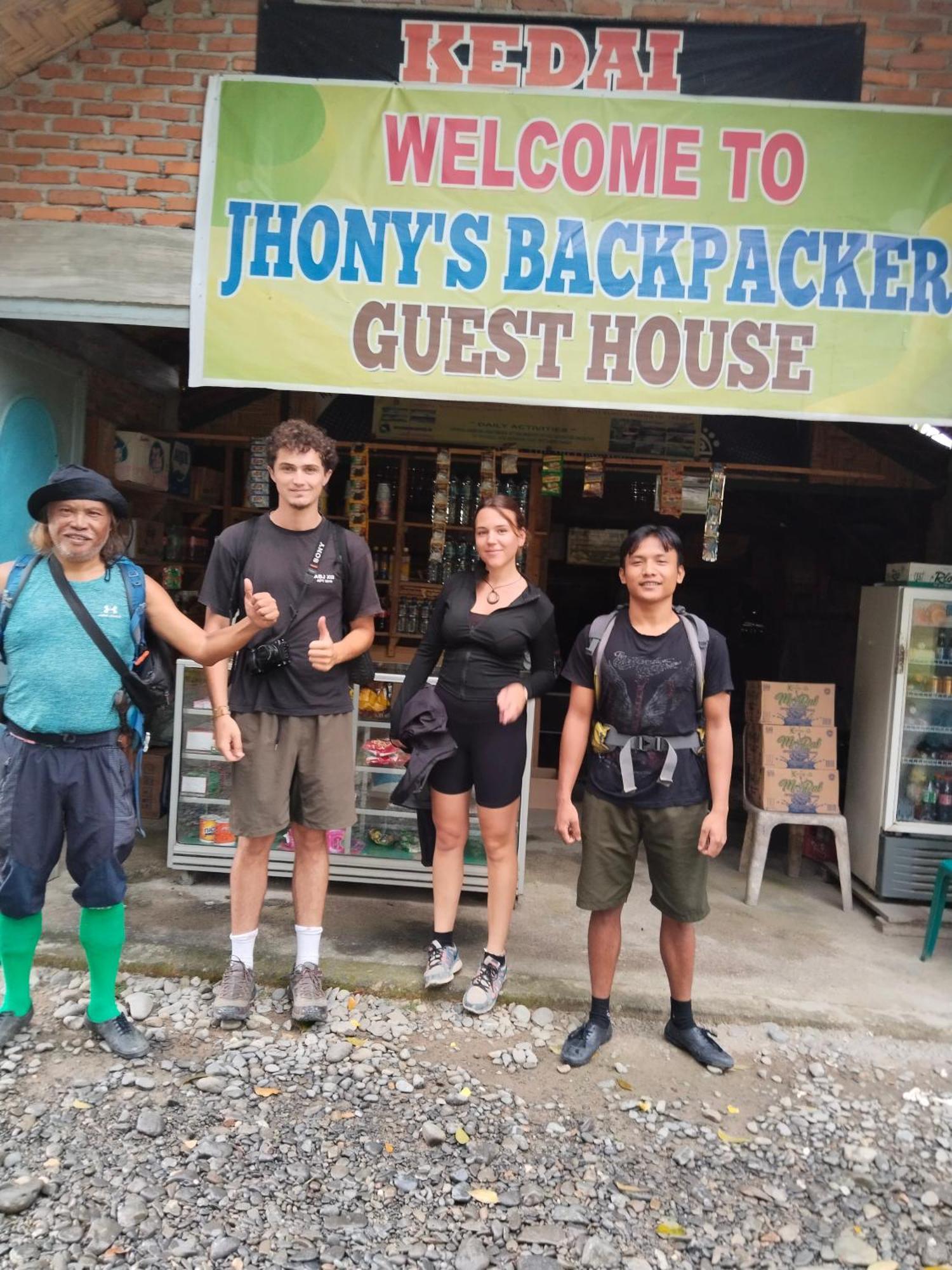 Jhony'S Backpacker-Guest House Only Stay Here Book Treking With Us Bukit Lawang Eksteriør bilde