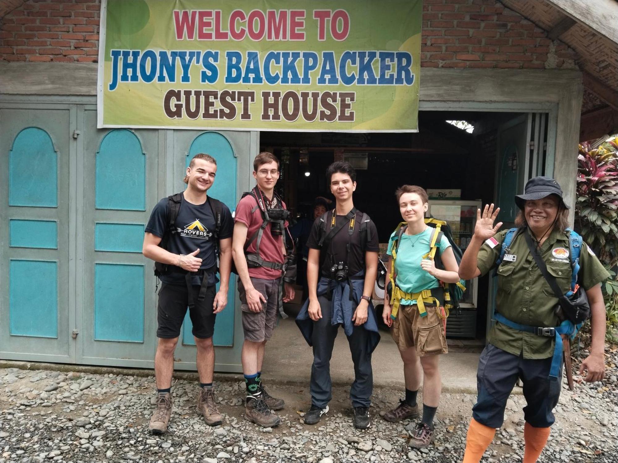 Jhony'S Backpacker-Guest House Only Stay Here Book Treking With Us Bukit Lawang Eksteriør bilde