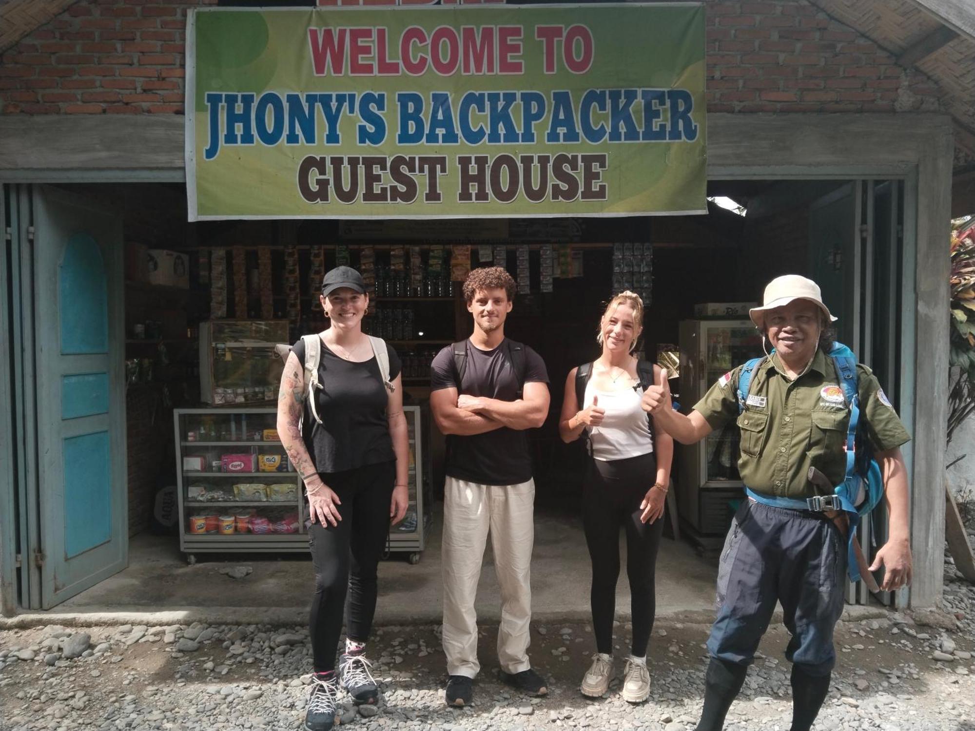 Jhony'S Backpacker-Guest House Only Stay Here Book Treking With Us Bukit Lawang Eksteriør bilde