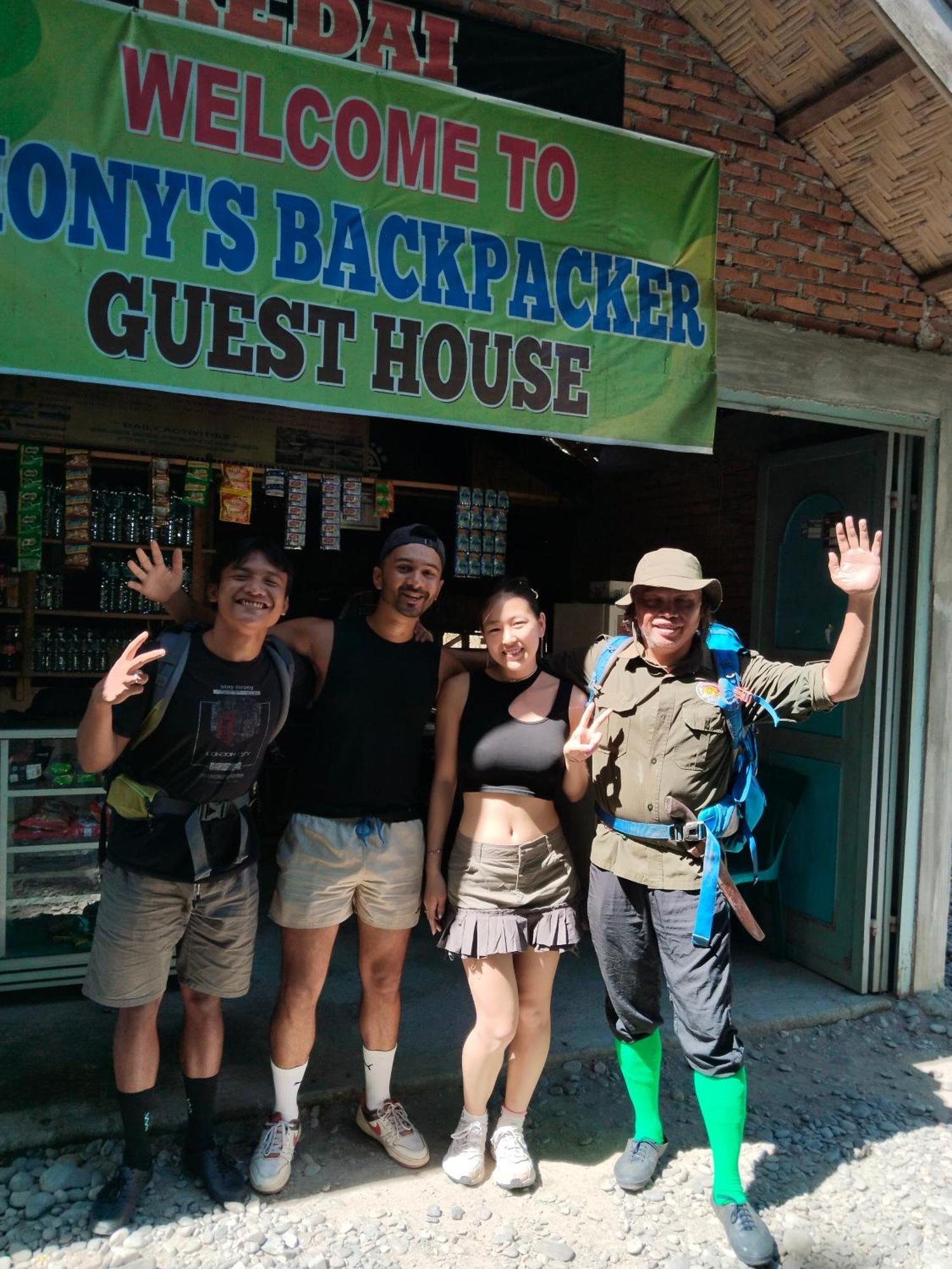 Jhony'S Backpacker-Guest House Only Stay Here Book Treking With Us Bukit Lawang Eksteriør bilde